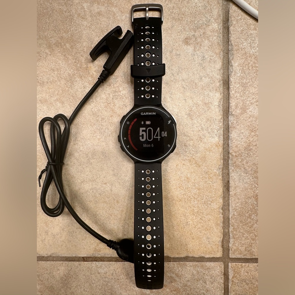Garmin forerunner 230 with charging cable